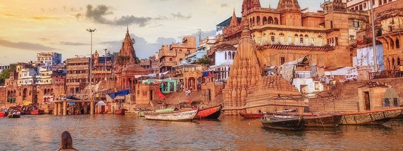 Ghats-in-Varanasi.jpg